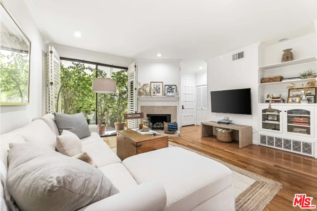 1108 18th St Unit: 5