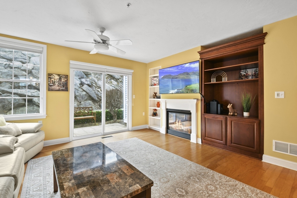 617 Devenwood Way # 617