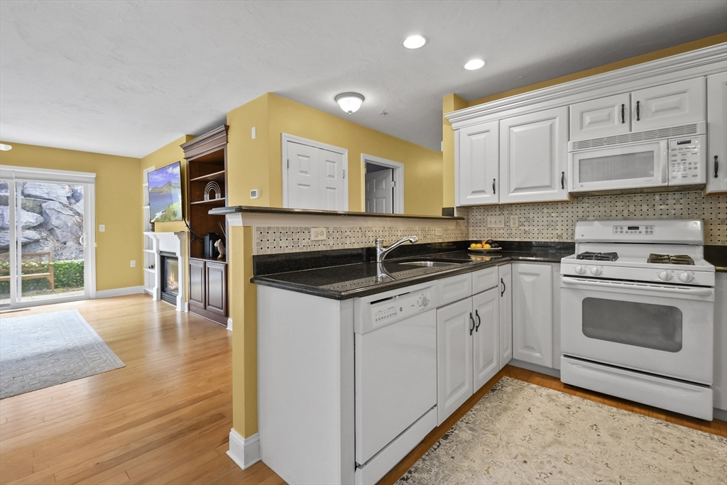 617 Devenwood Way # 617