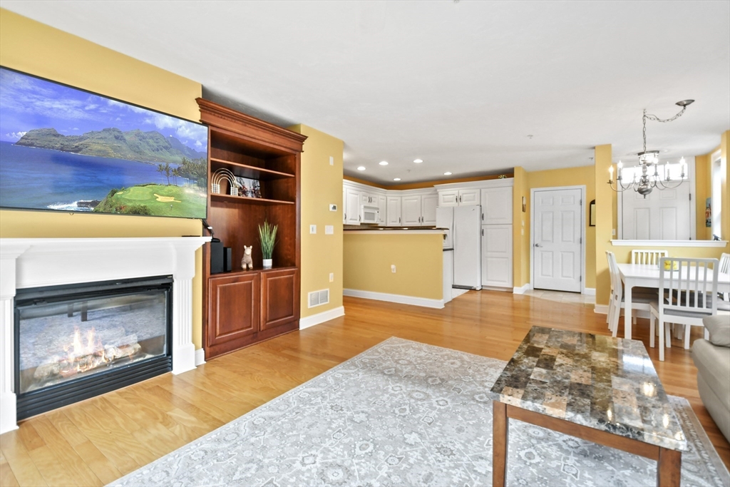 617 Devenwood Way # 617