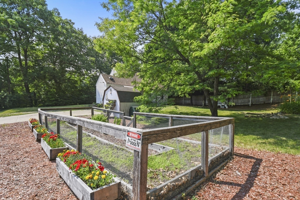 1000 West Boylston Street