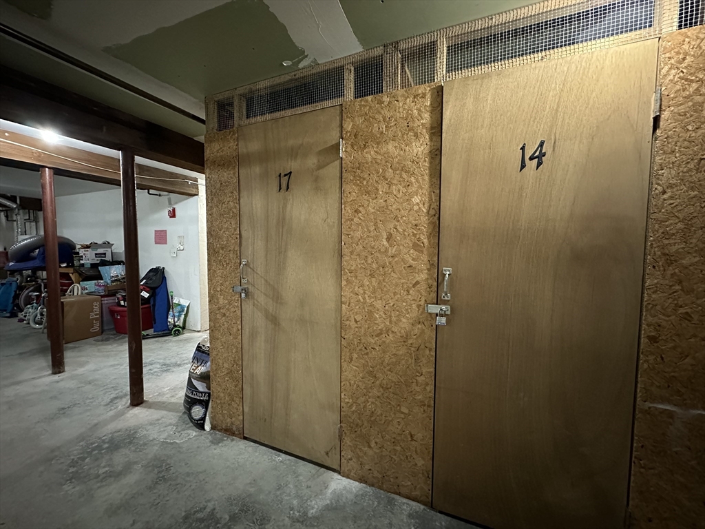 340 Sunderland Rd # 17A