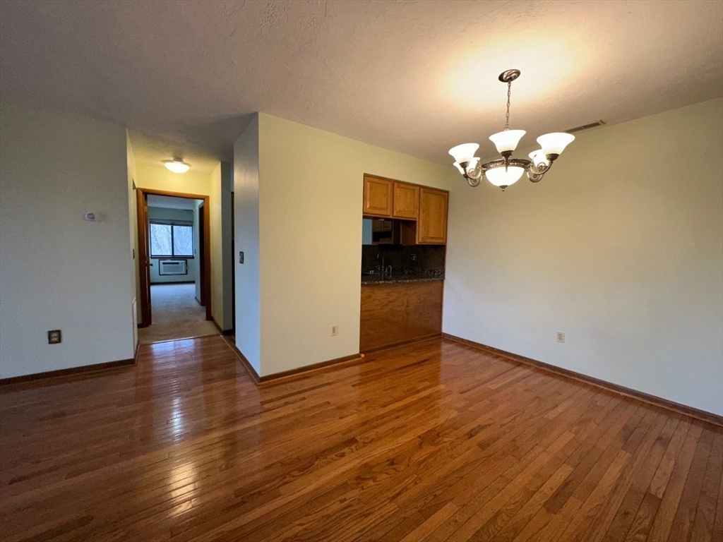 340 Sunderland Rd # 17A