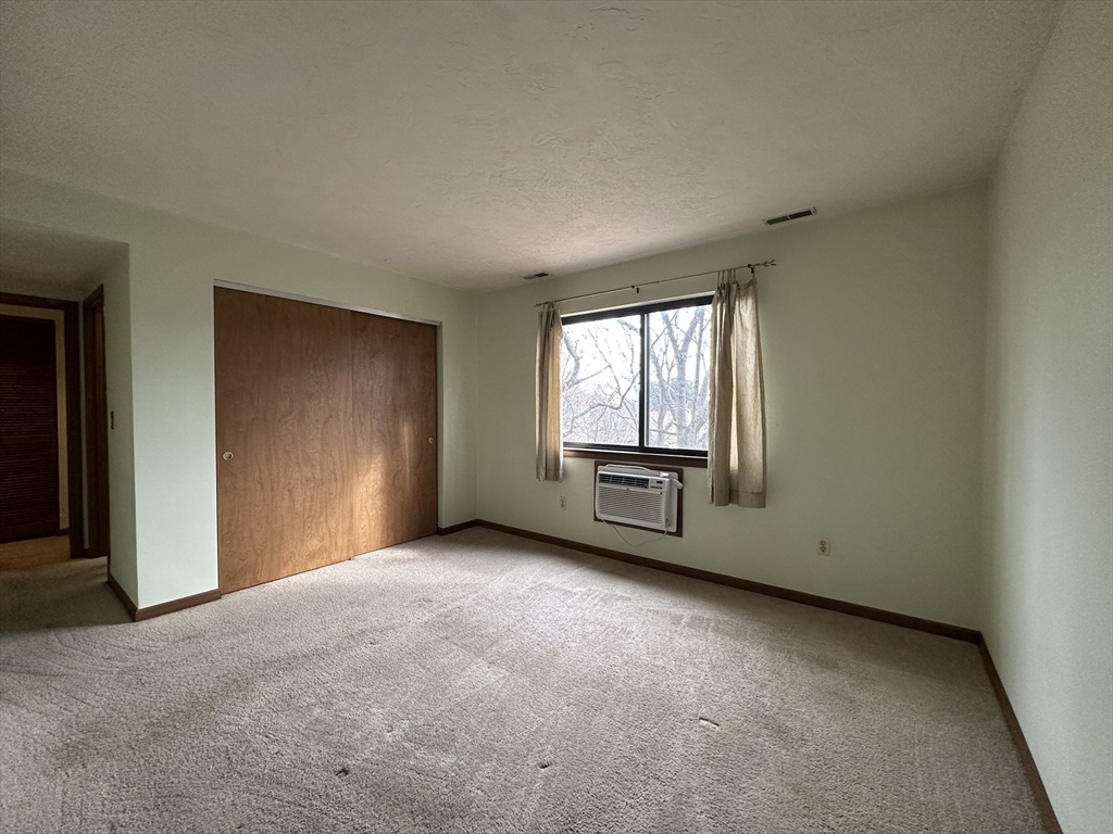 340 Sunderland Rd # 17A