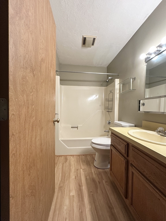 340 Sunderland Rd # 17A