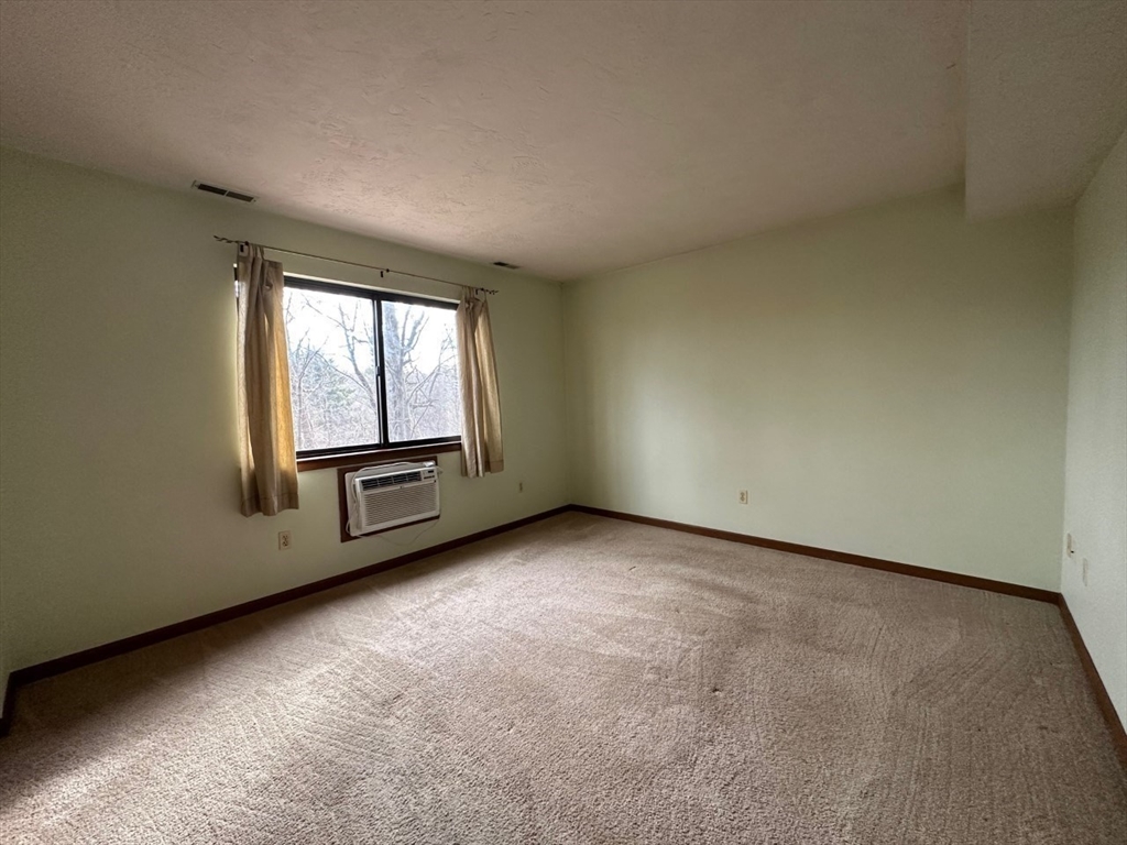 340 Sunderland Rd # 17A