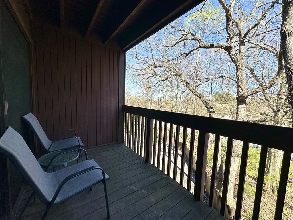 340 Sunderland Rd # 17A