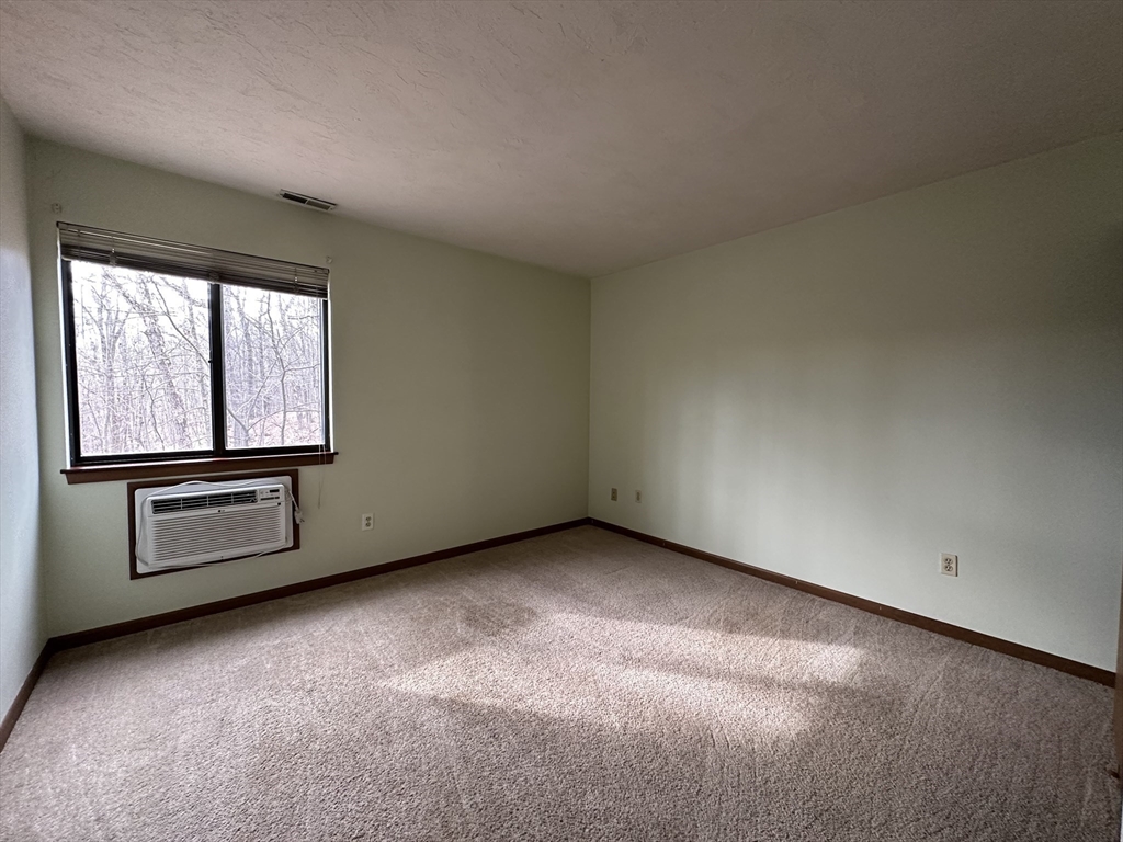 340 Sunderland Rd # 17A