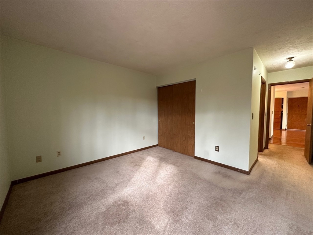 340 Sunderland Rd # 17A