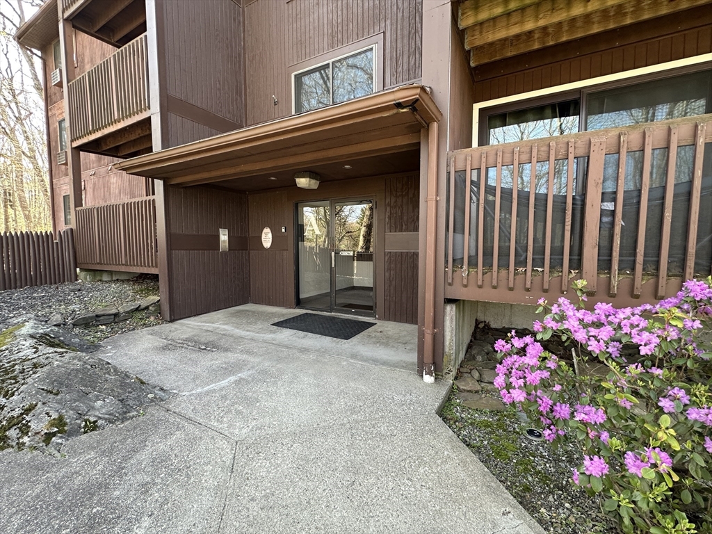 340 Sunderland Rd # 17A