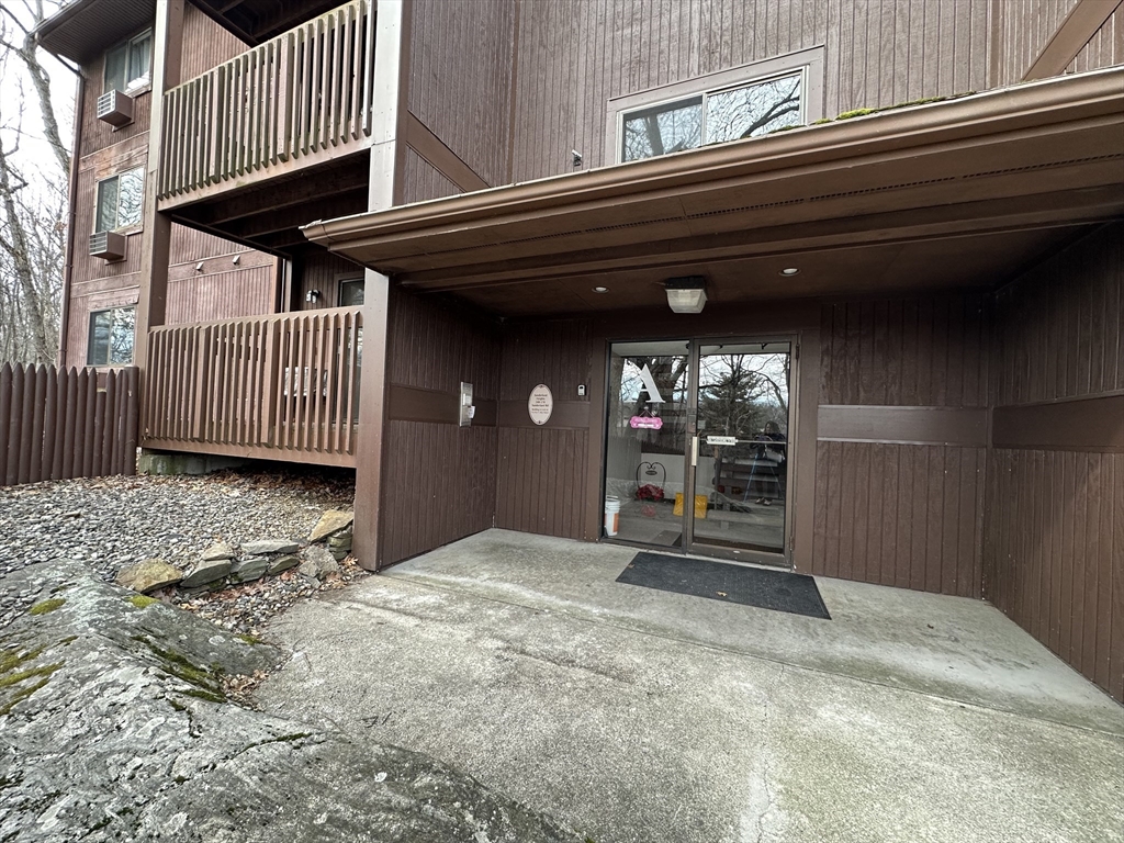 340 Sunderland Rd # 17A