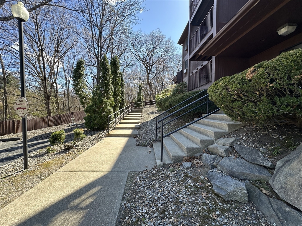 340 Sunderland Rd # 17A