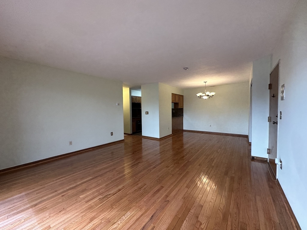 340 Sunderland Rd # 17A