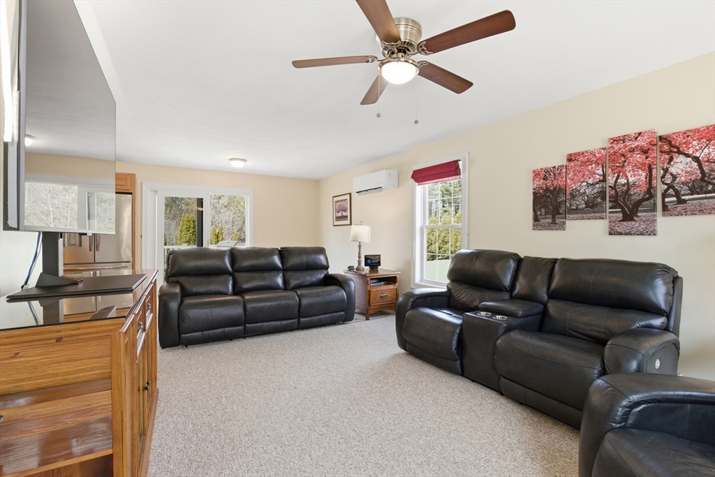38 Foster Ct