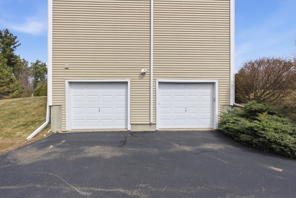 38 Foster Ct