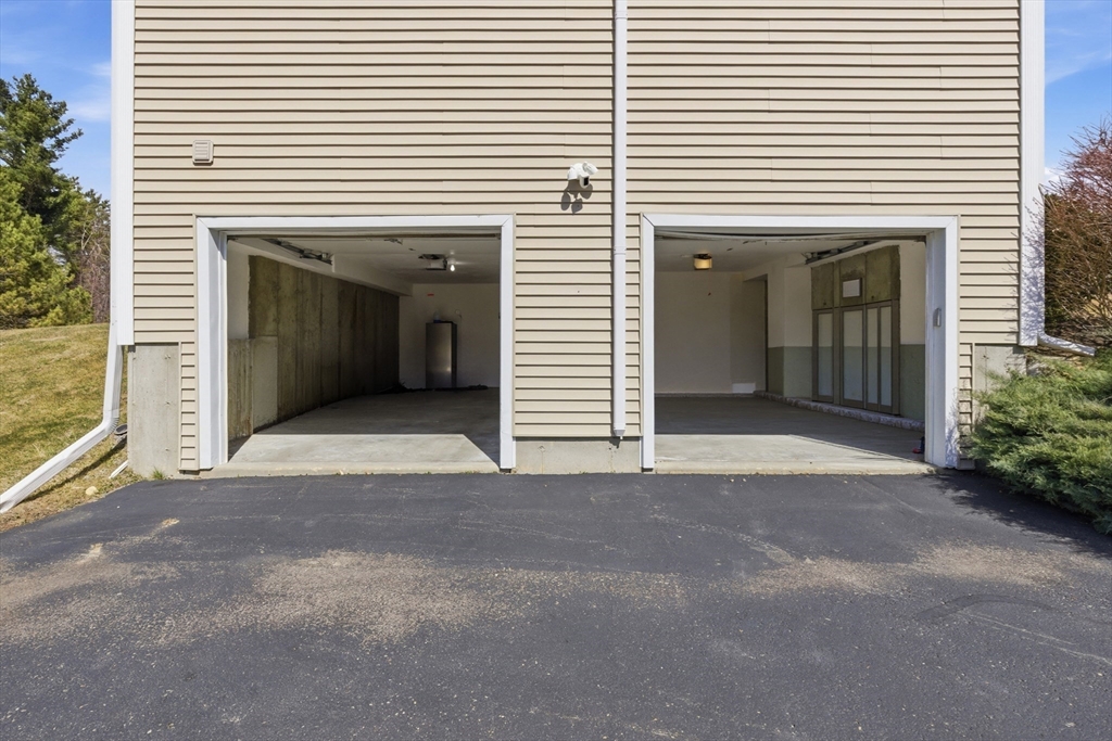 38 Foster Ct