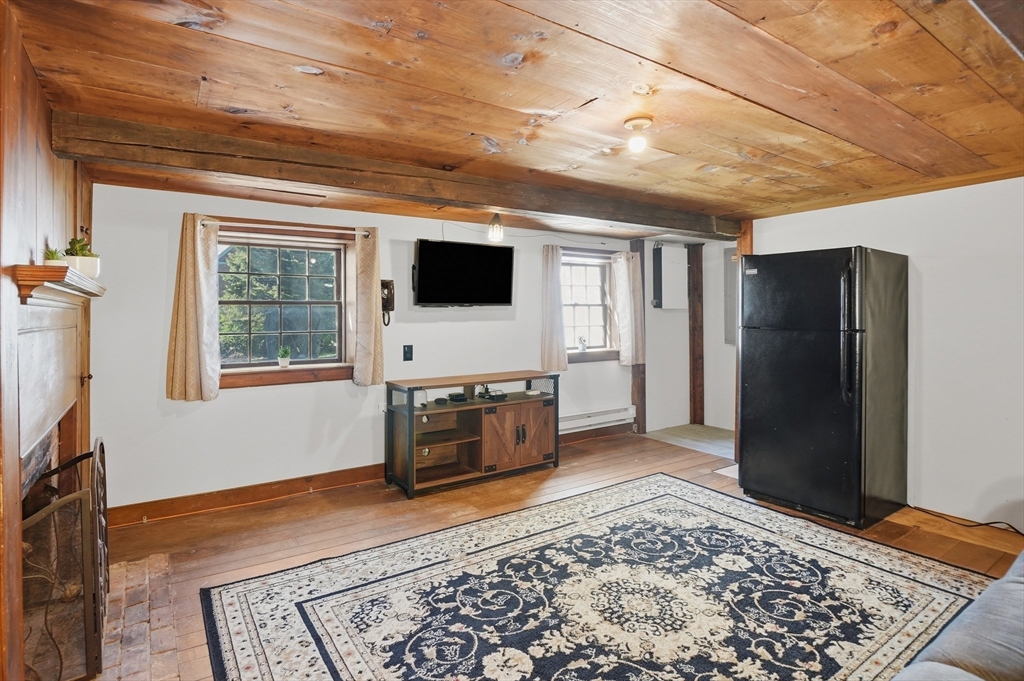 35 Edgewater Drive
