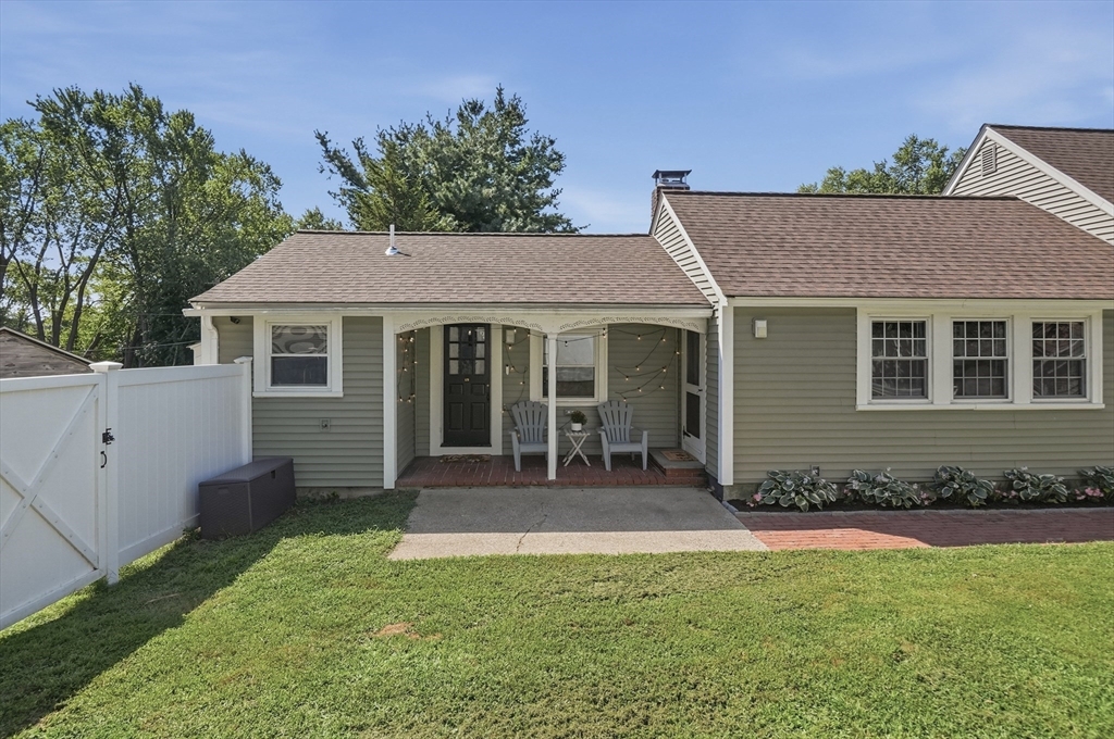 35 Edgewater Drive
