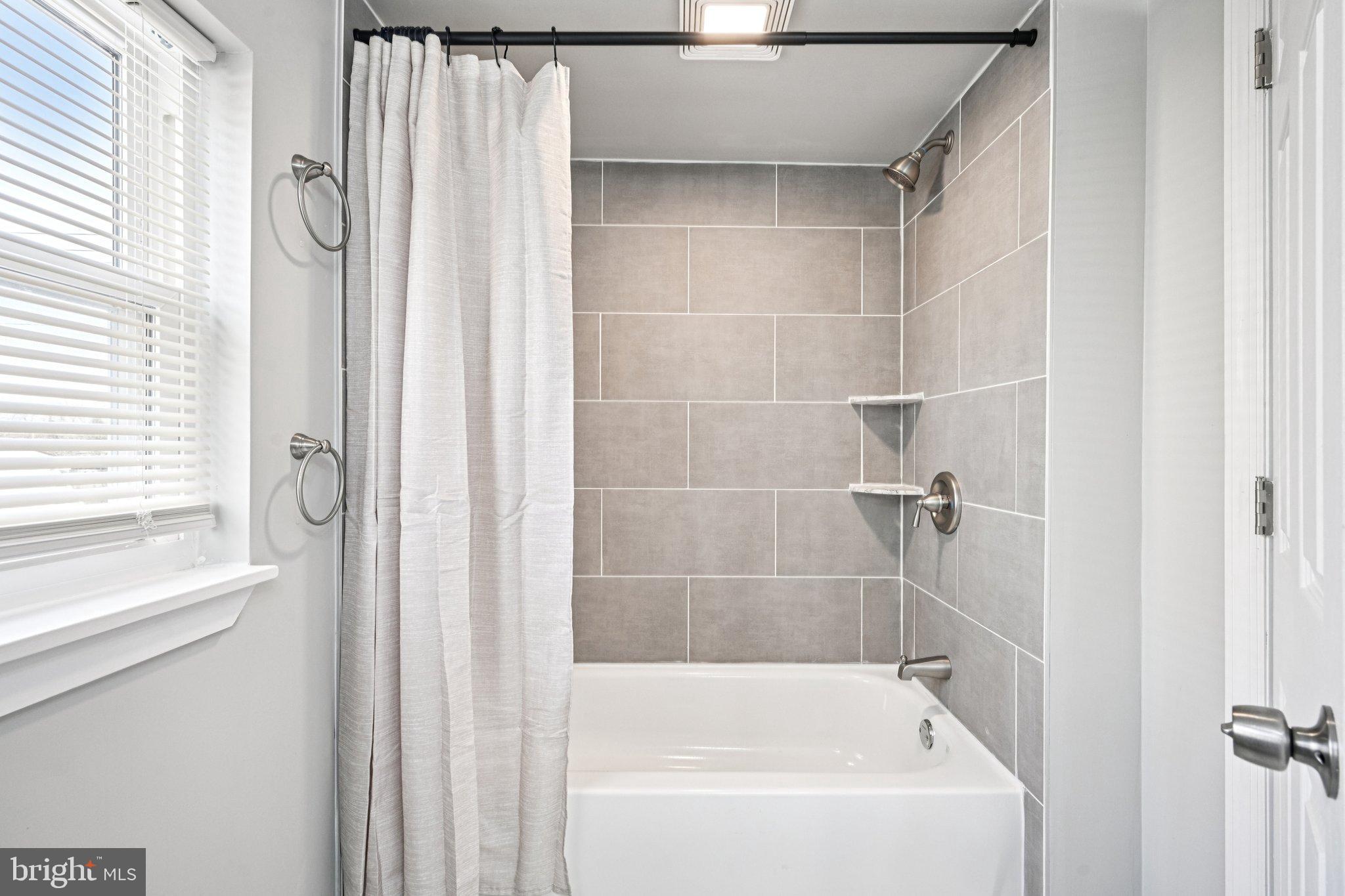 7 E COHAWKIN ROAD