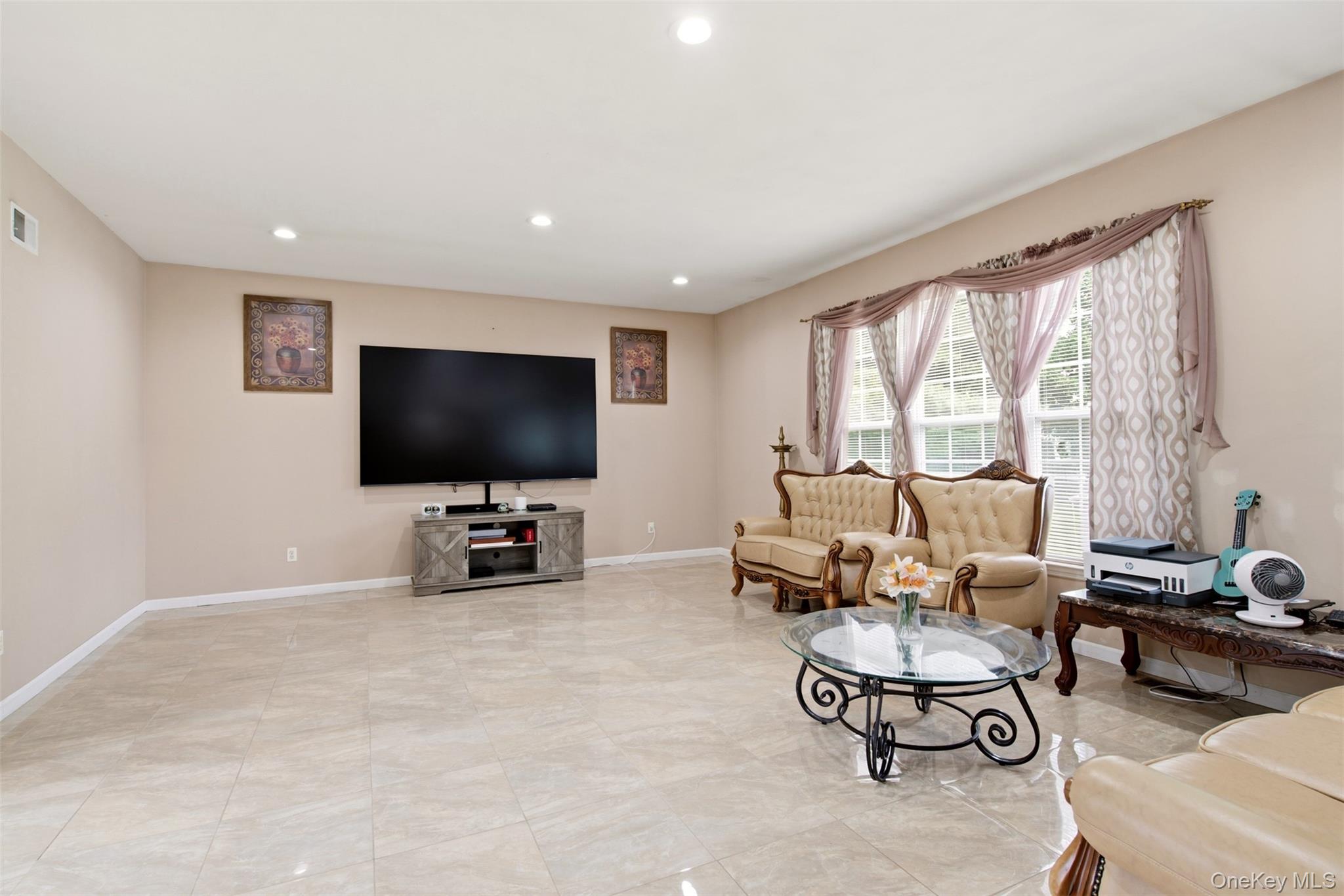 2 Sherwood Drive