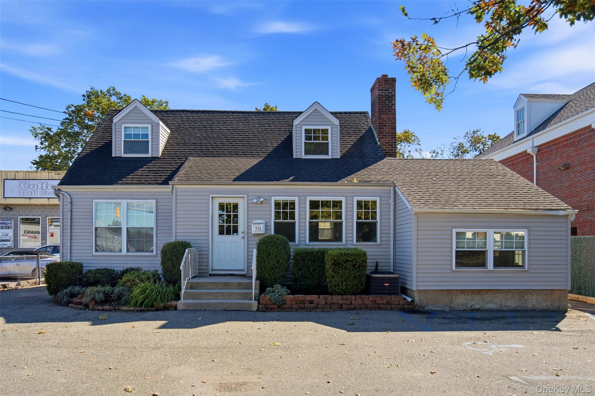 781 Old Country Road