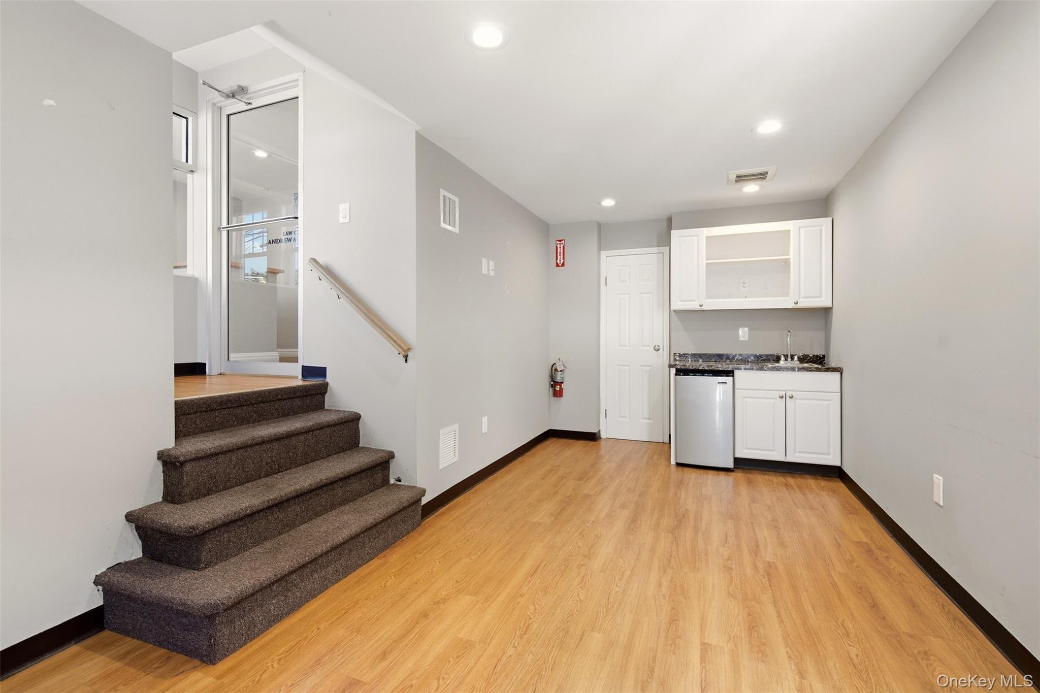 781 Old Country Road