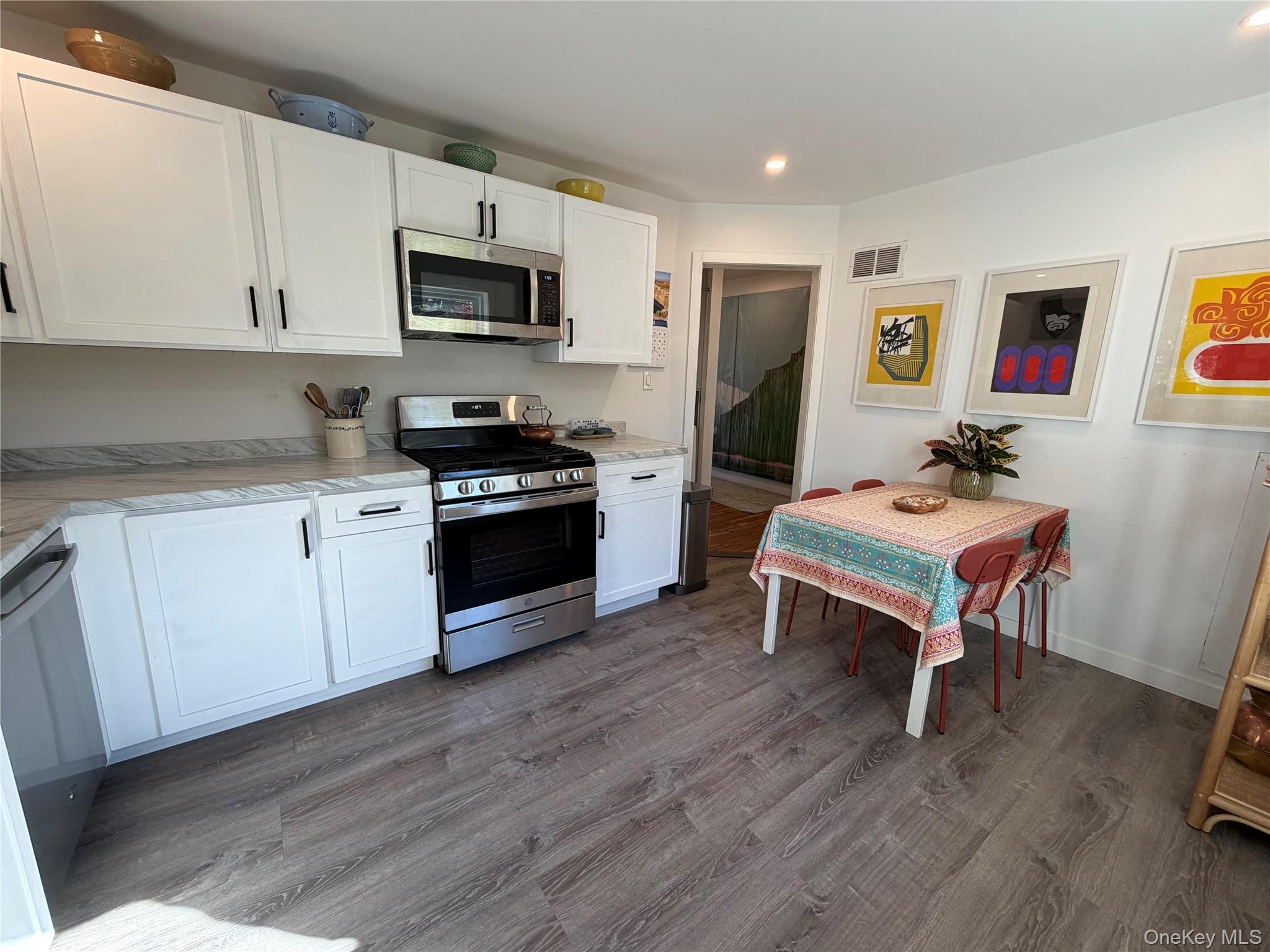 307 W Shore Road Unit: 4