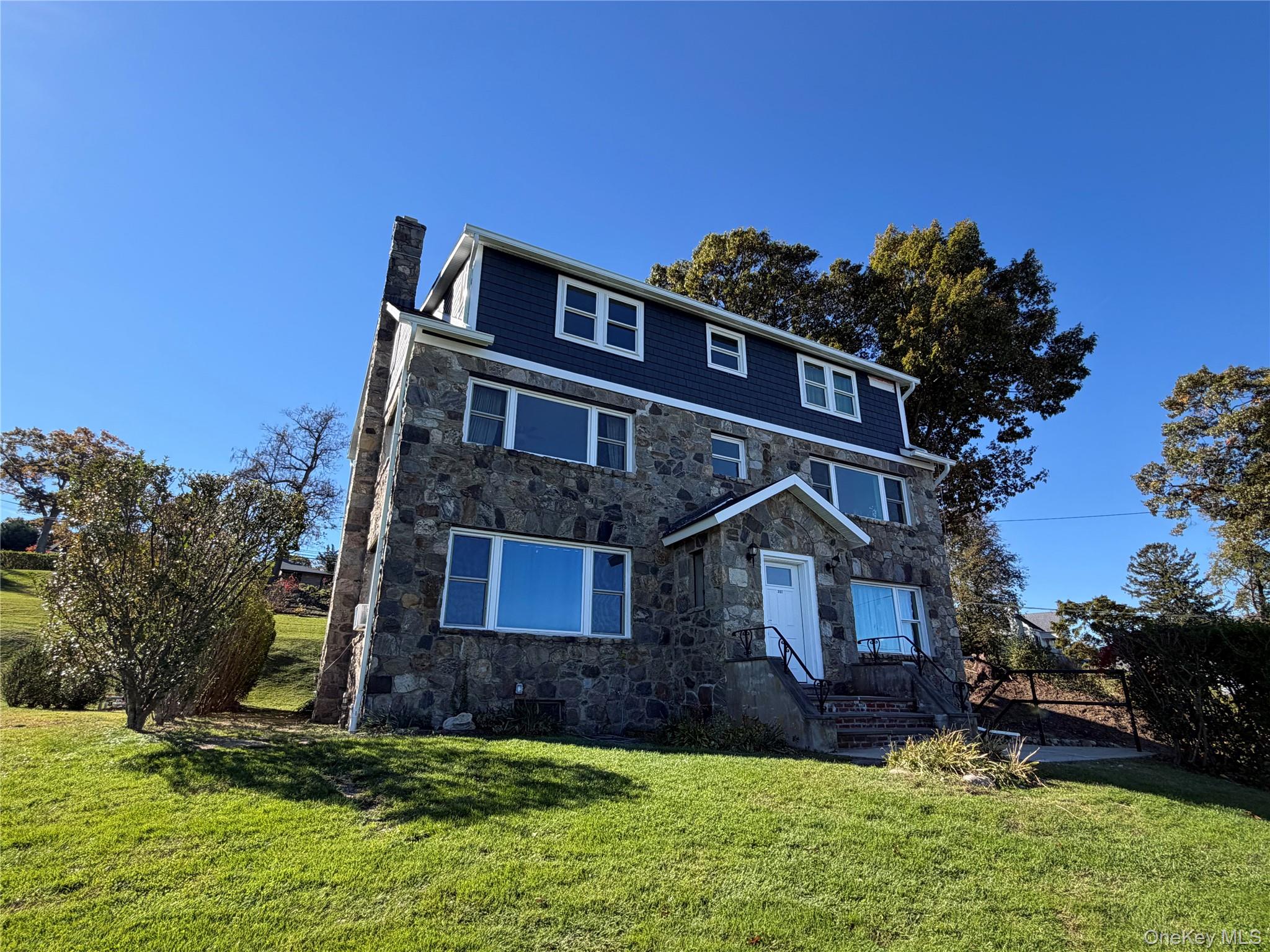 307 W Shore Road Unit: 4
