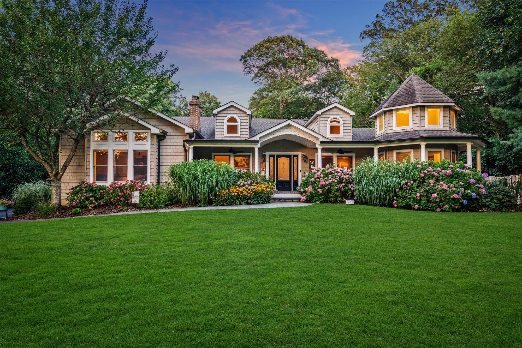 76 Timberpoint Drive