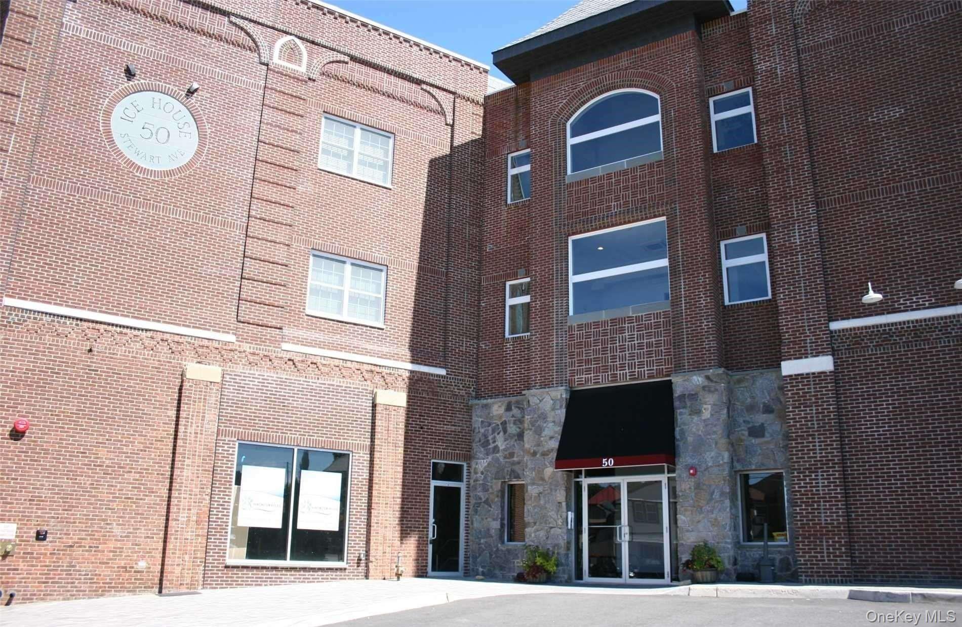 50 Stewart Avenue Unit: 3E