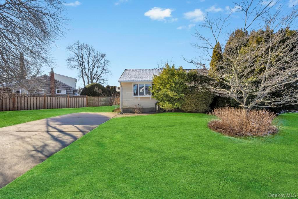 5 Gail Drive N