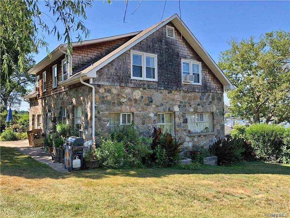 293 W Shore Road Unit: 1