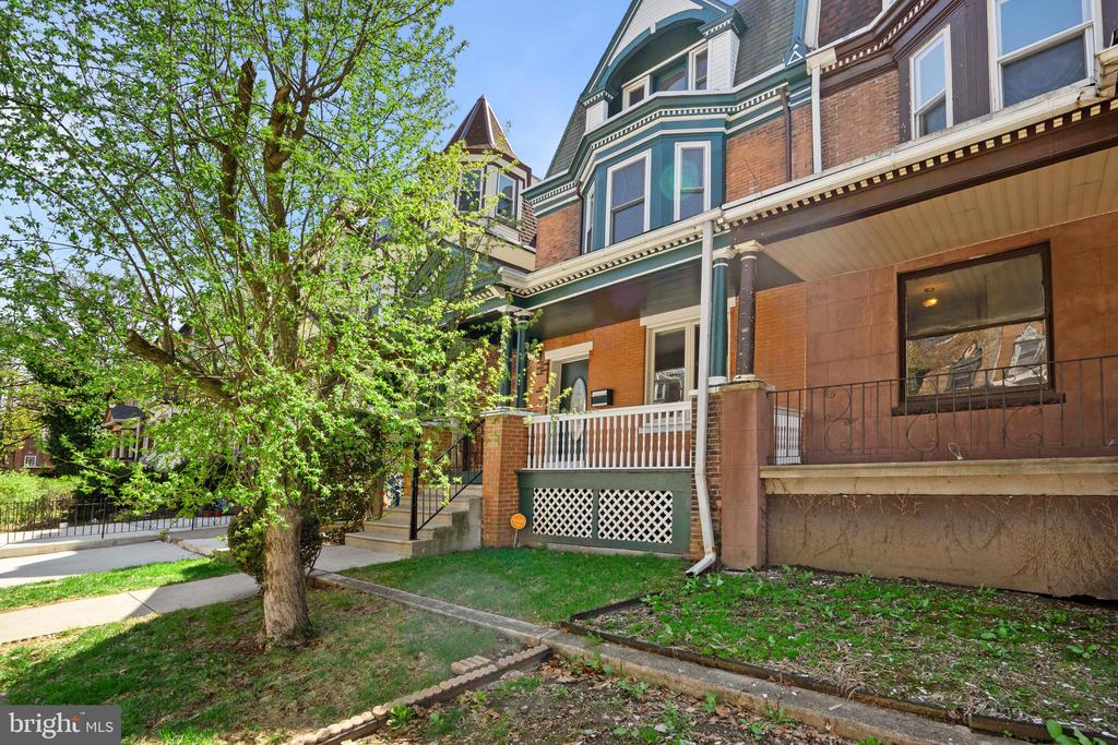 4830 Cedar Ave