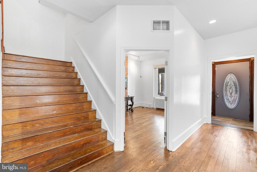 4830 Cedar Ave