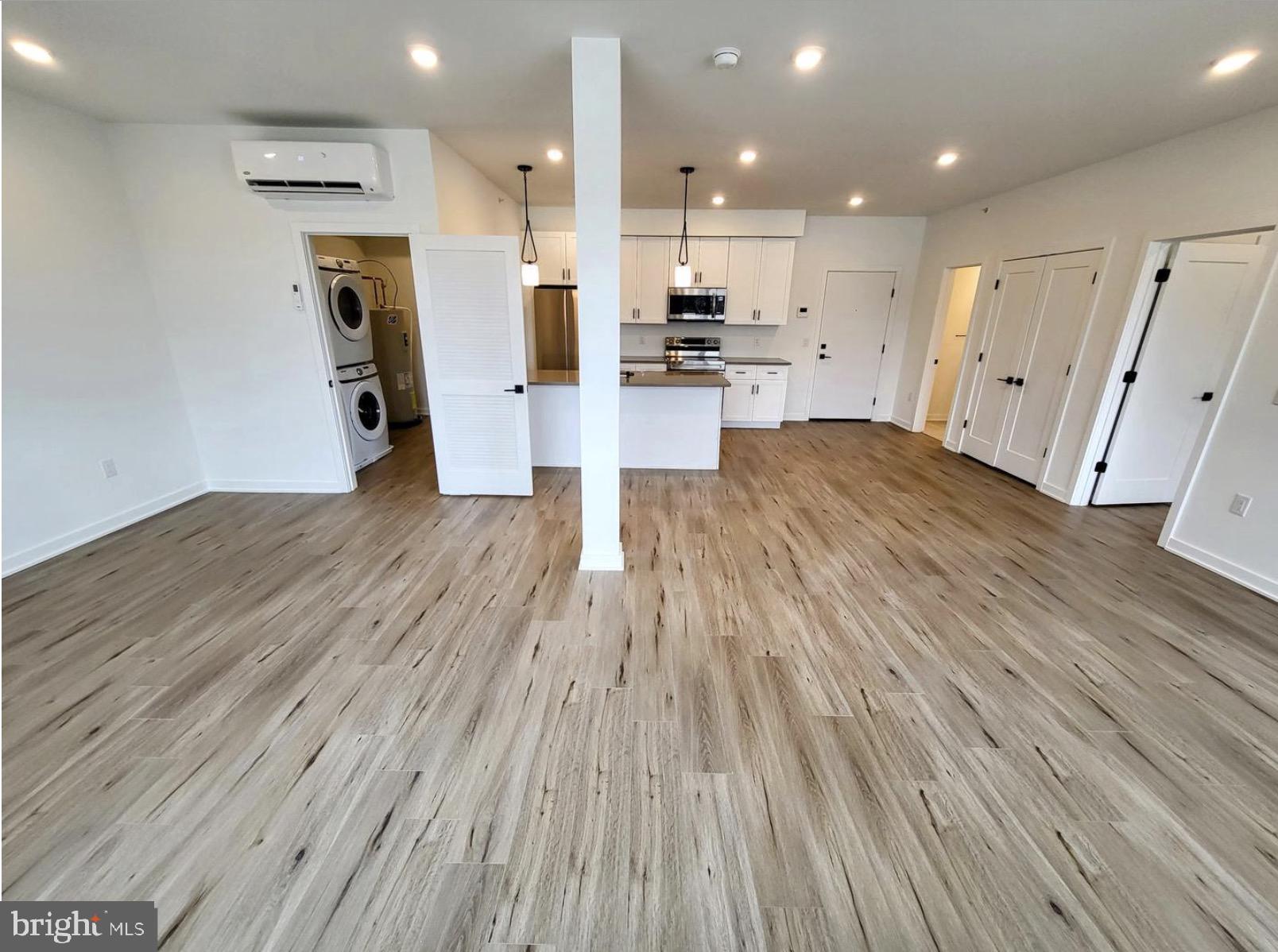 22 E RITTENHOUSE ST #2