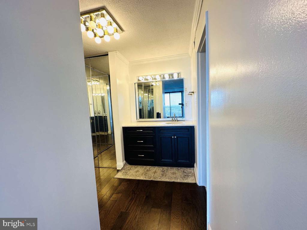 3900 FORD ROAD 18K