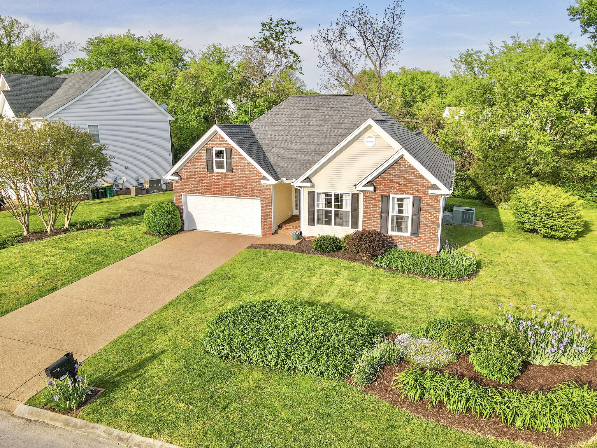 2706 Aston Woods Ln