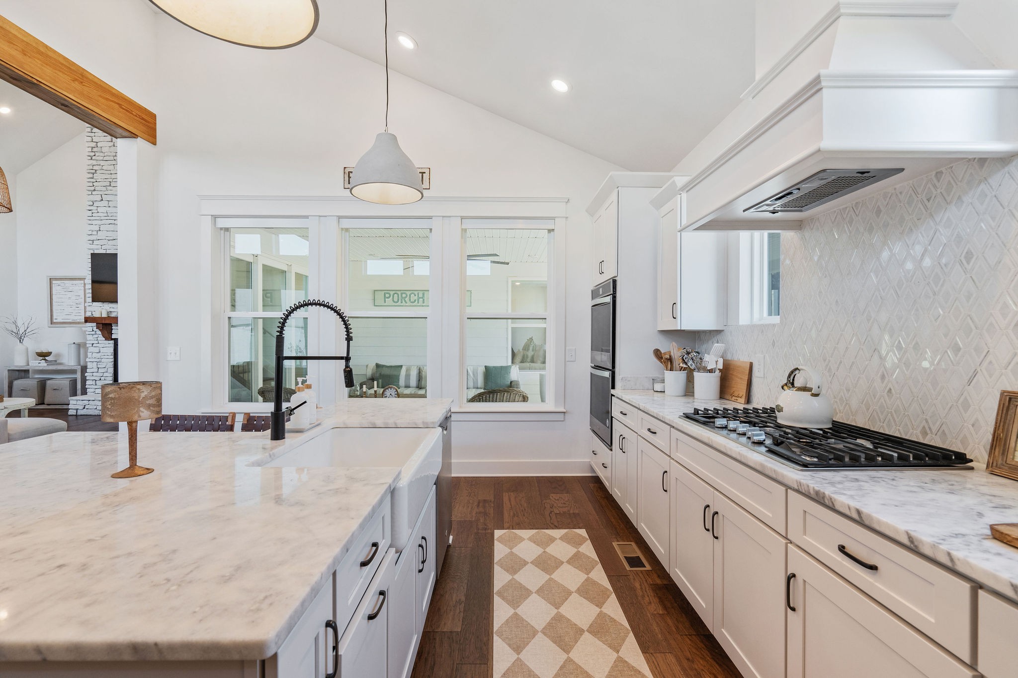 7036 Fiddlers Glen Dr