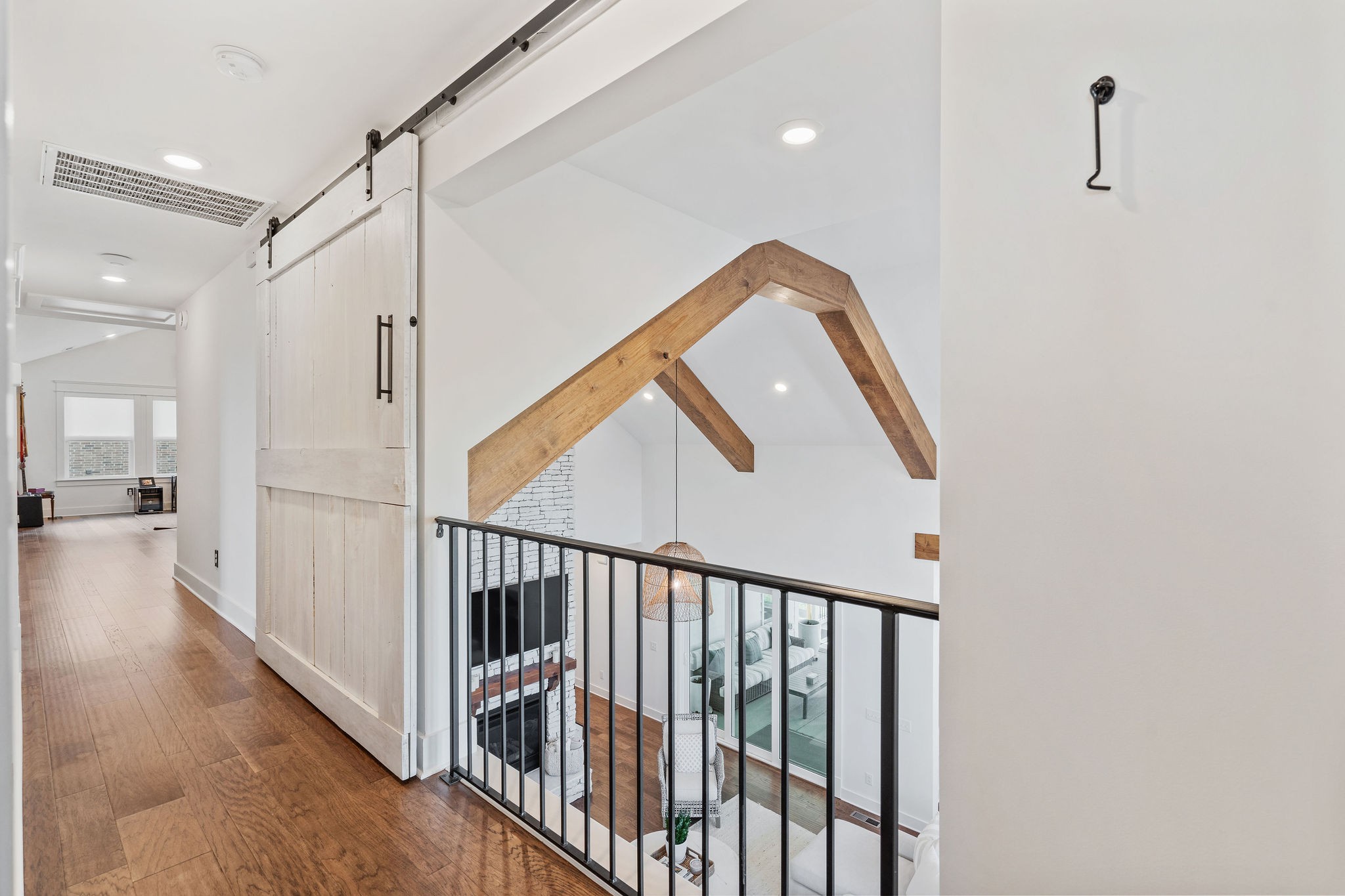 7036 Fiddlers Glen Dr