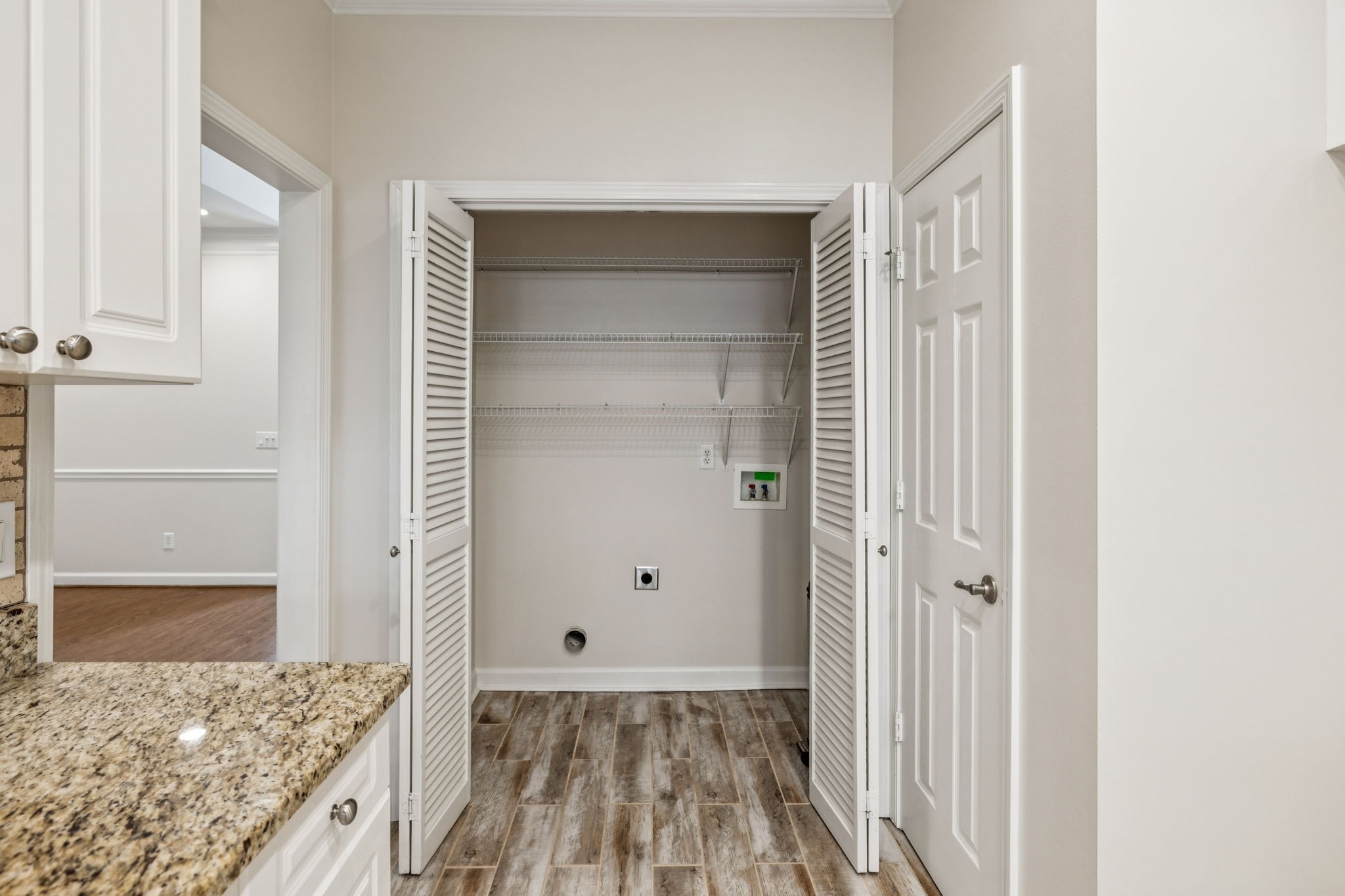 7057 Sunrise Cir