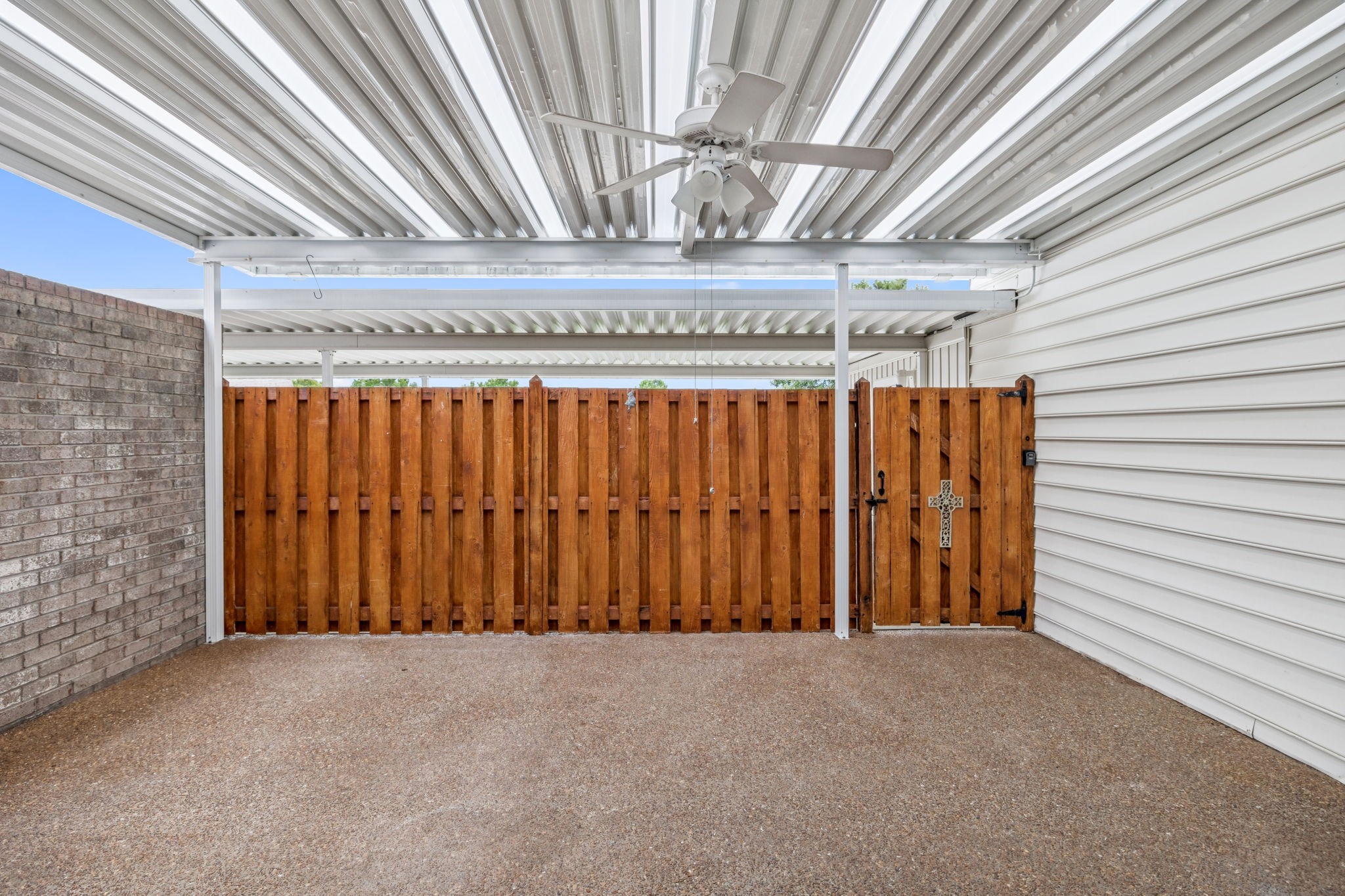 7057 Sunrise Cir