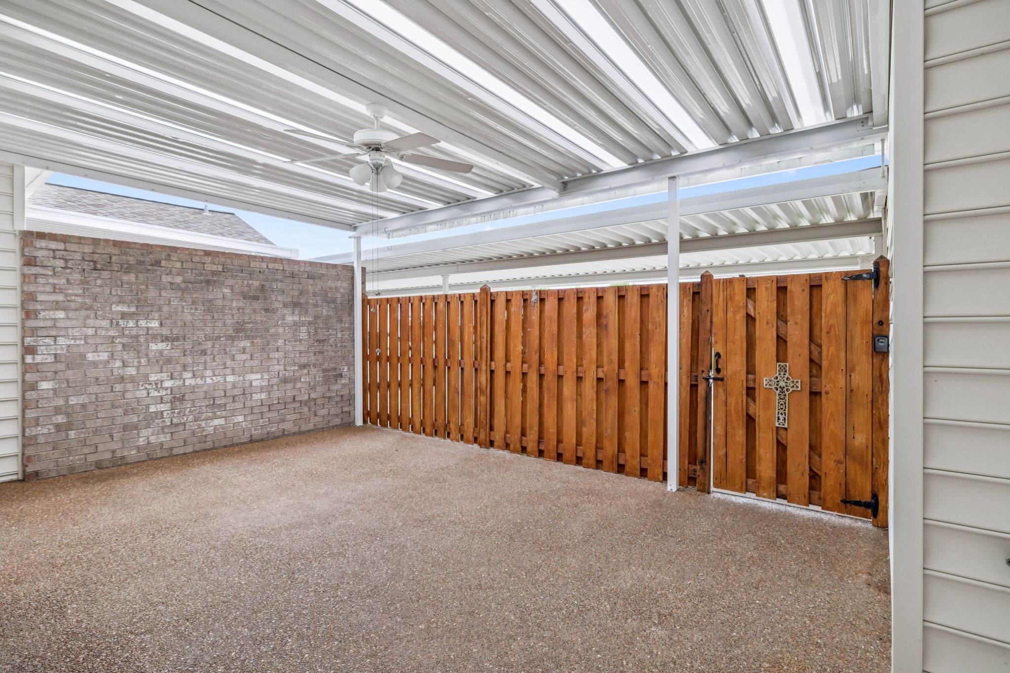 7057 Sunrise Cir