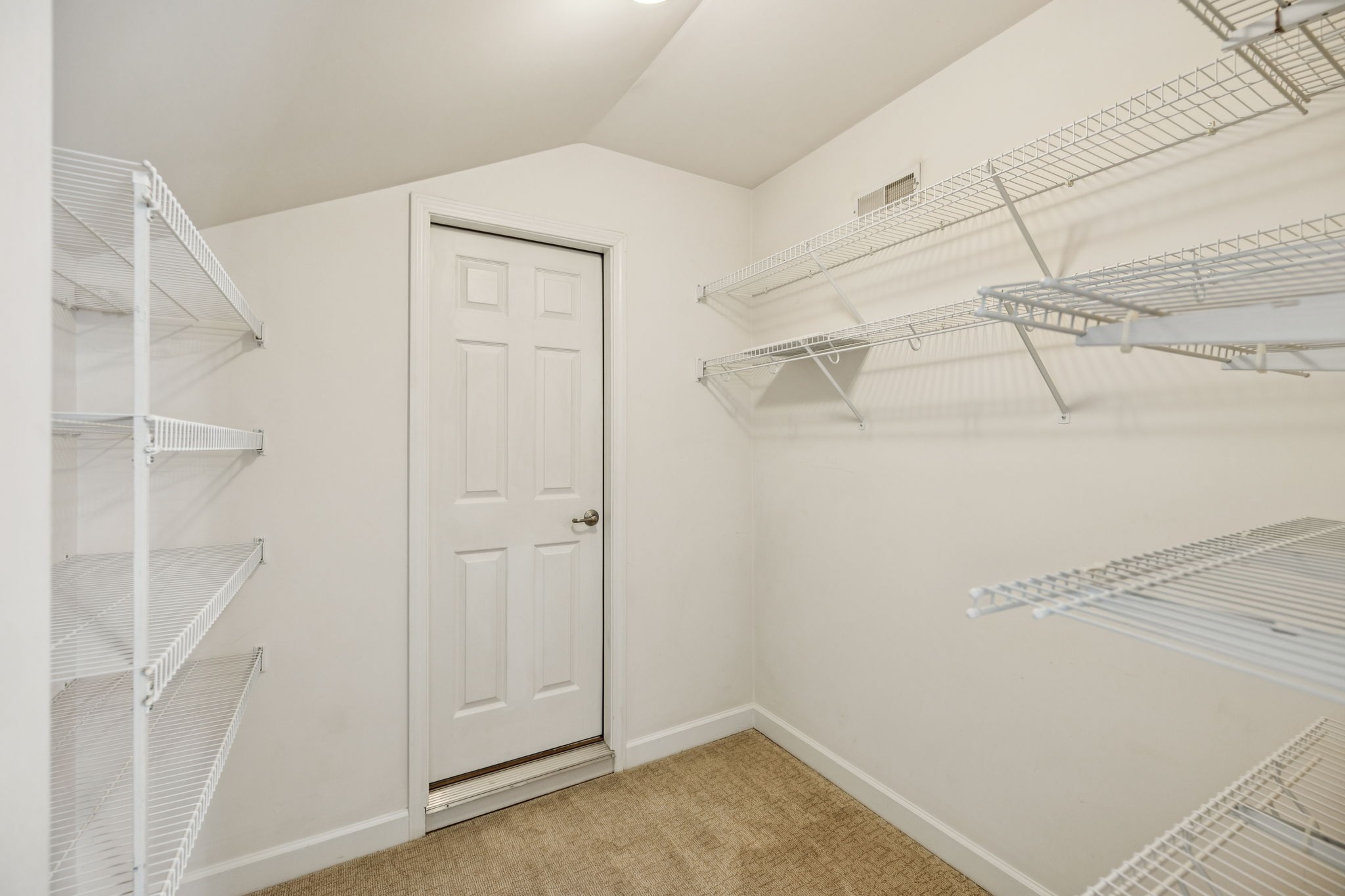 7057 Sunrise Cir