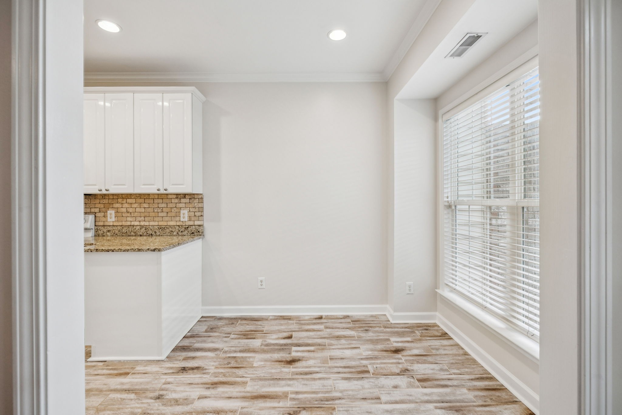 7057 Sunrise Cir