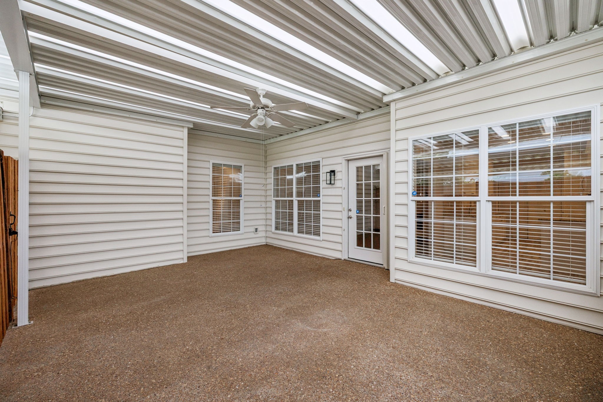 7057 Sunrise Cir