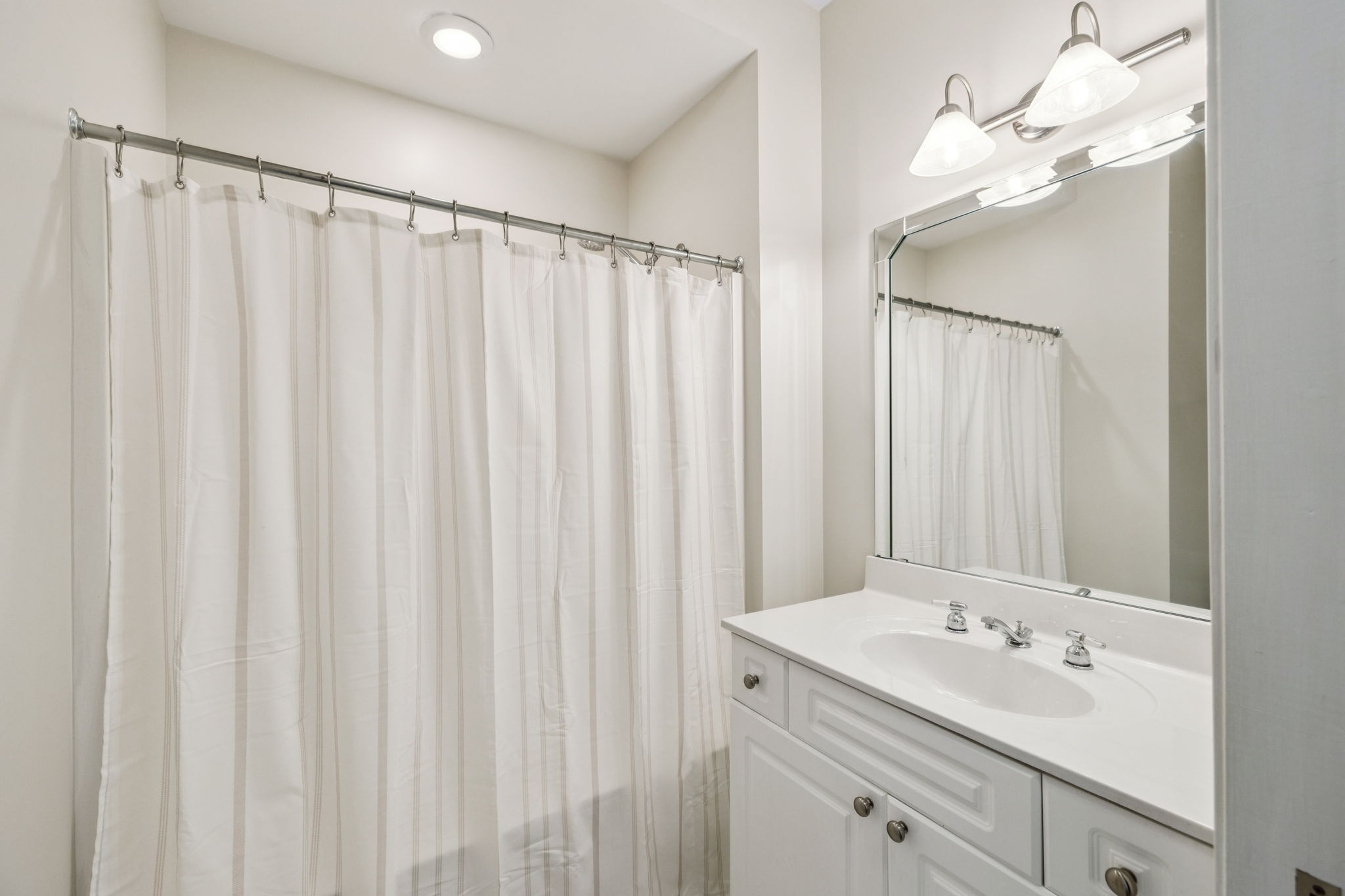 7057 Sunrise Cir