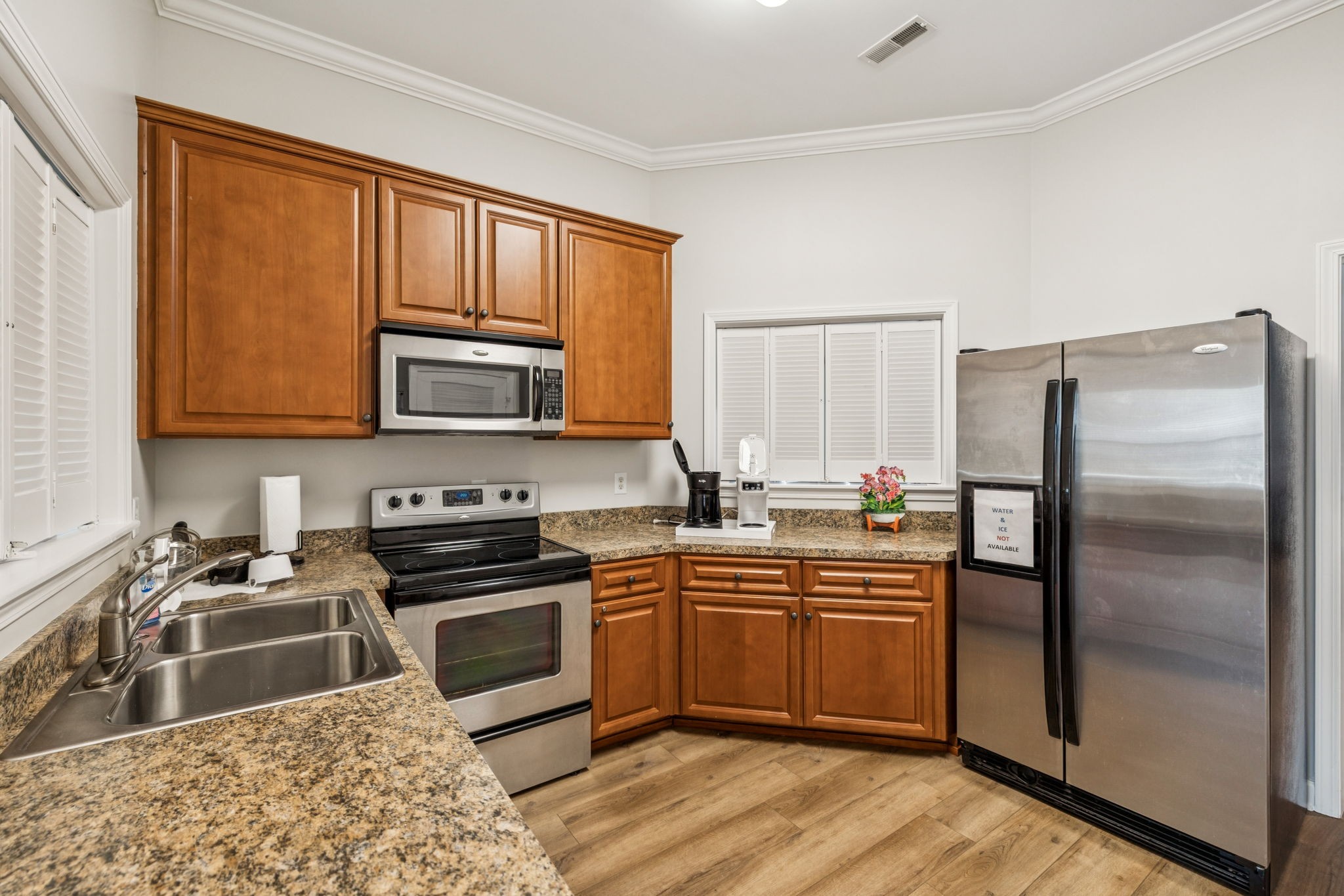7057 Sunrise Cir