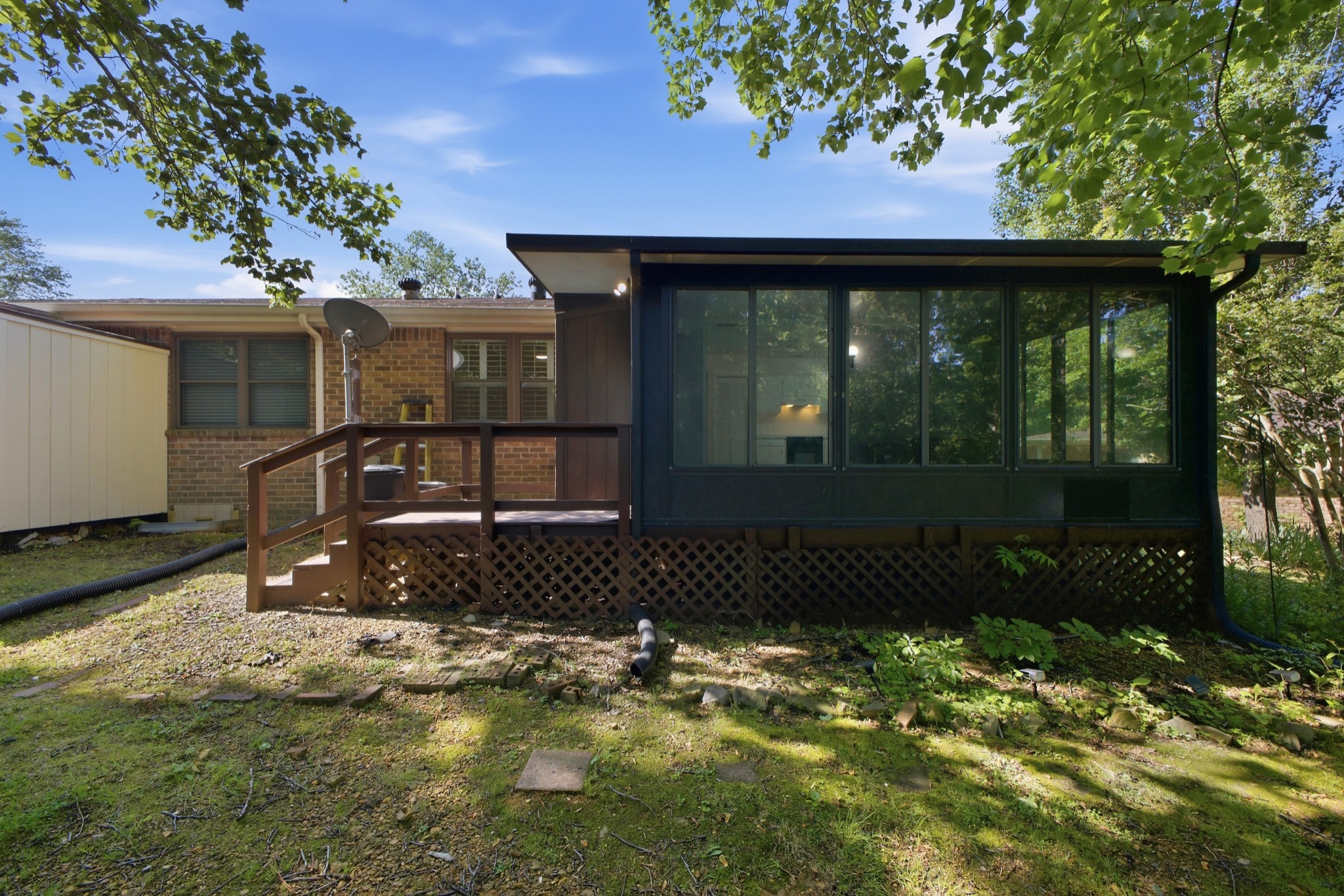 413 Deer Lake Dr