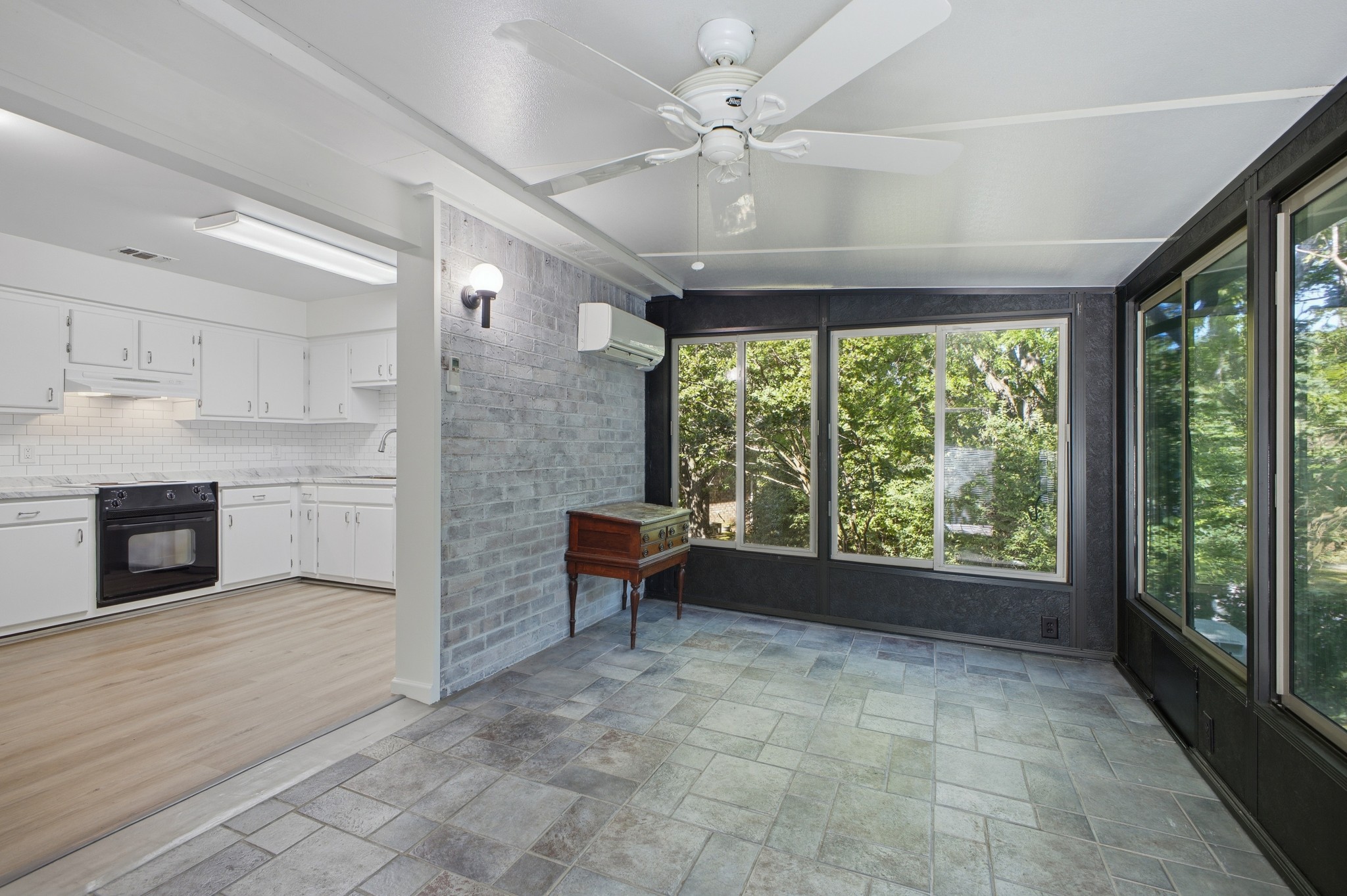 413 Deer Lake Dr