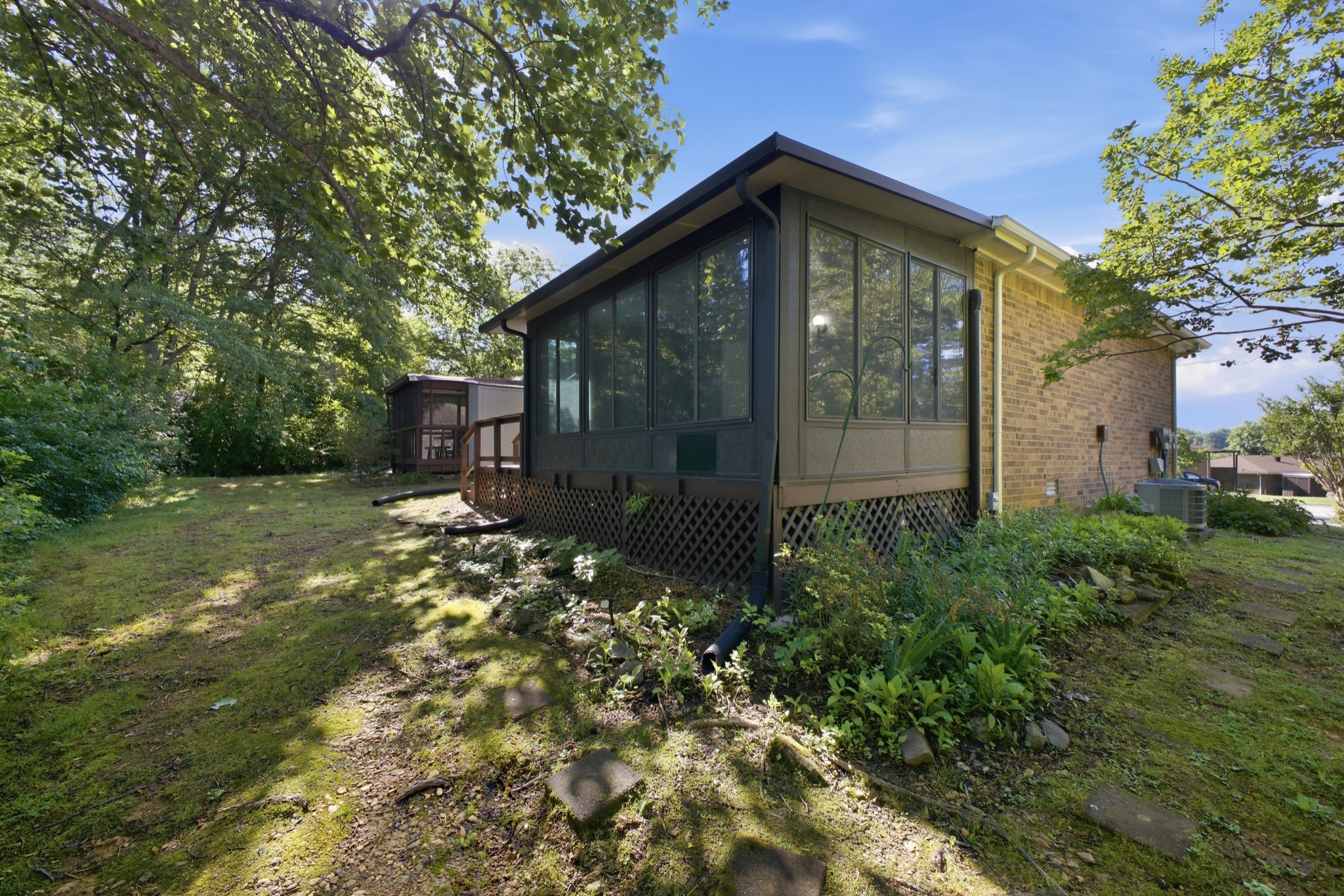 413 Deer Lake Dr